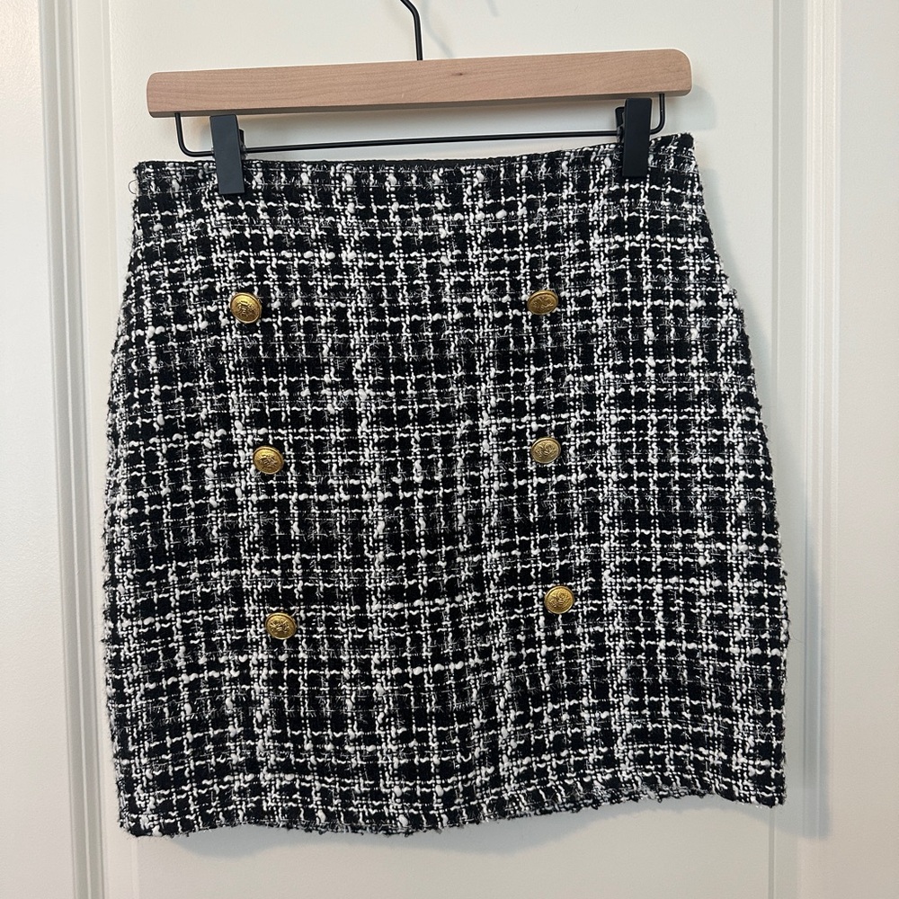 Elegant Black and White Tweed Mini Skirt